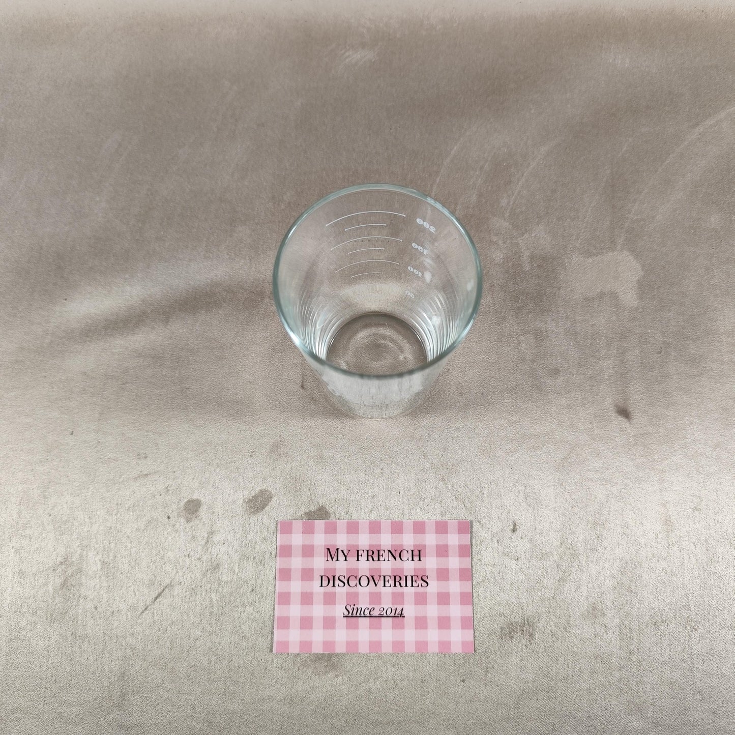 Verre de curiste Evian les Bains avec étui en paille Verre gradué Thermalisme