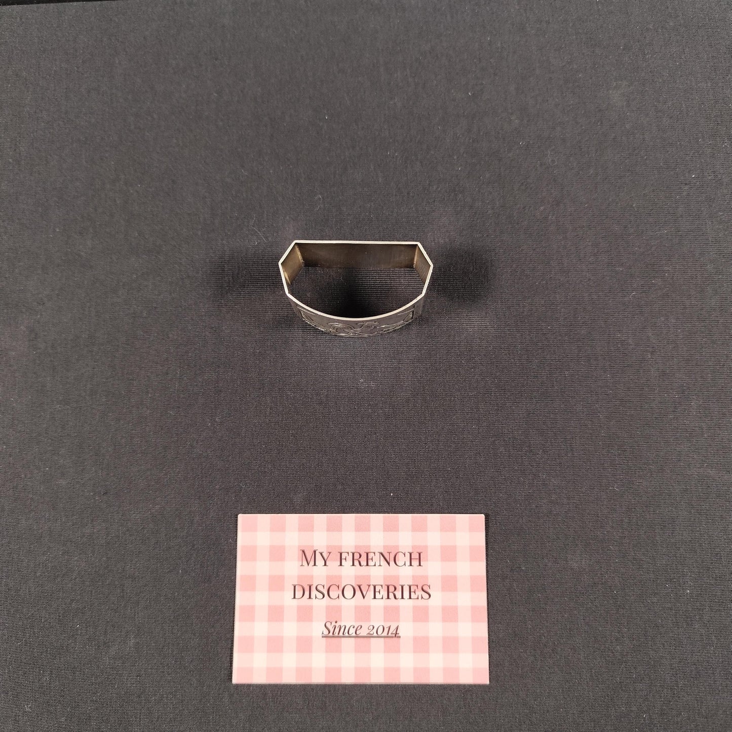 Rond de serviette ancien en métal argenté Motif coq Art de la table