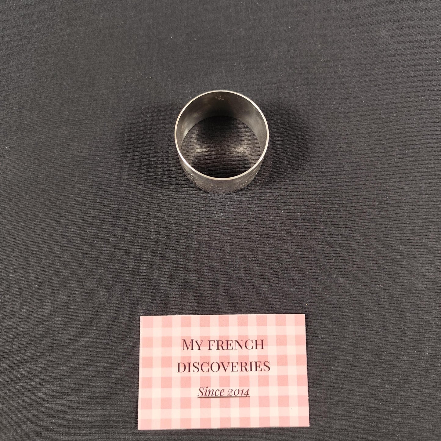 Rond de serviette ancien en métal argenté Motif poule et canard Poinçon d'orfèvre