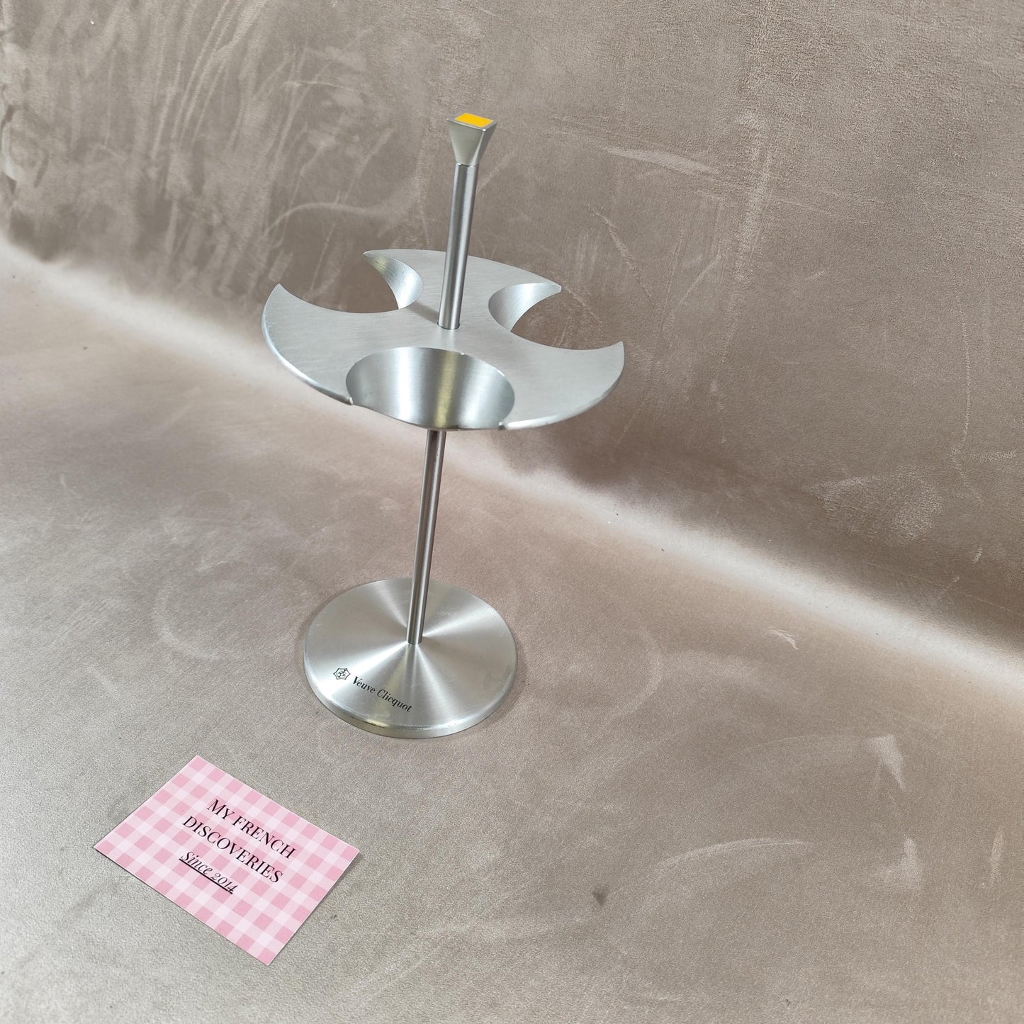 Support à champagne Veuve Clicquot en aluminium Porte 3 coupes Design bar