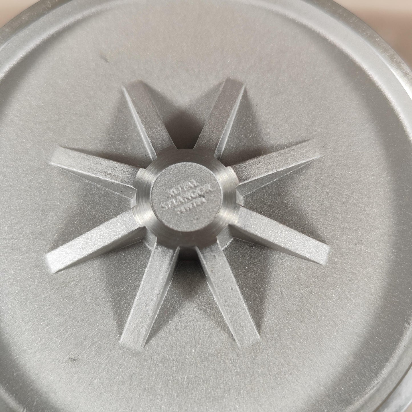 Support à champagne Veuve Clicquot en aluminium Porte 3 coupes Design bar